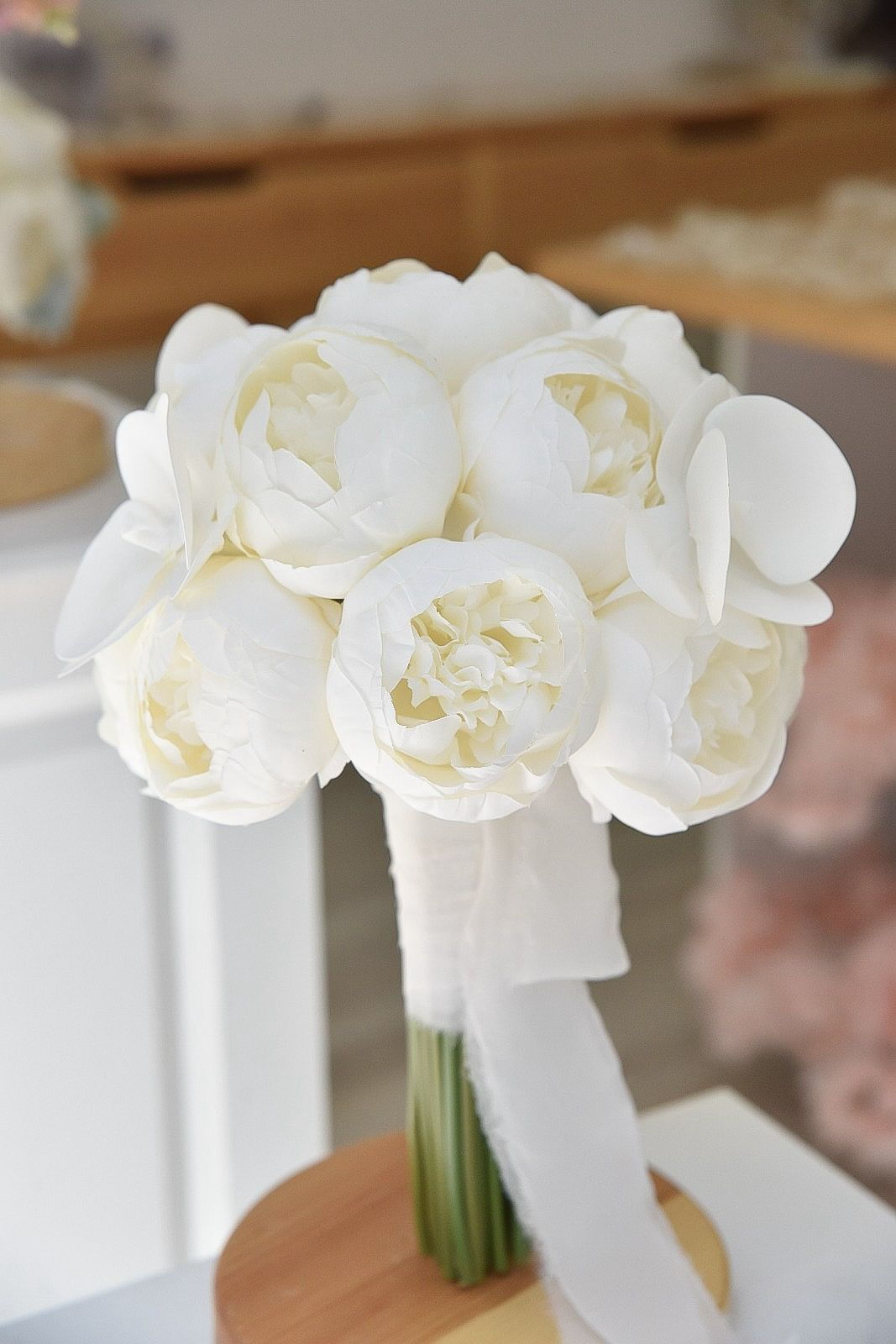 Orkideli Kapalı Şakayık Buketi