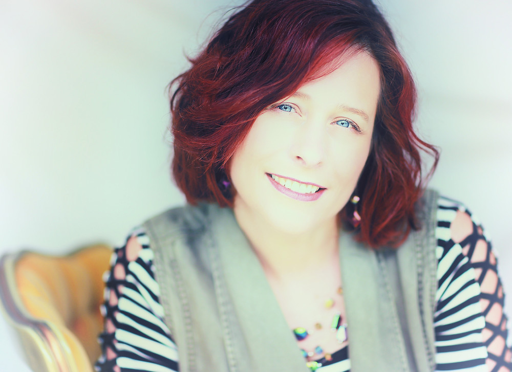 Author Amanda Uhl