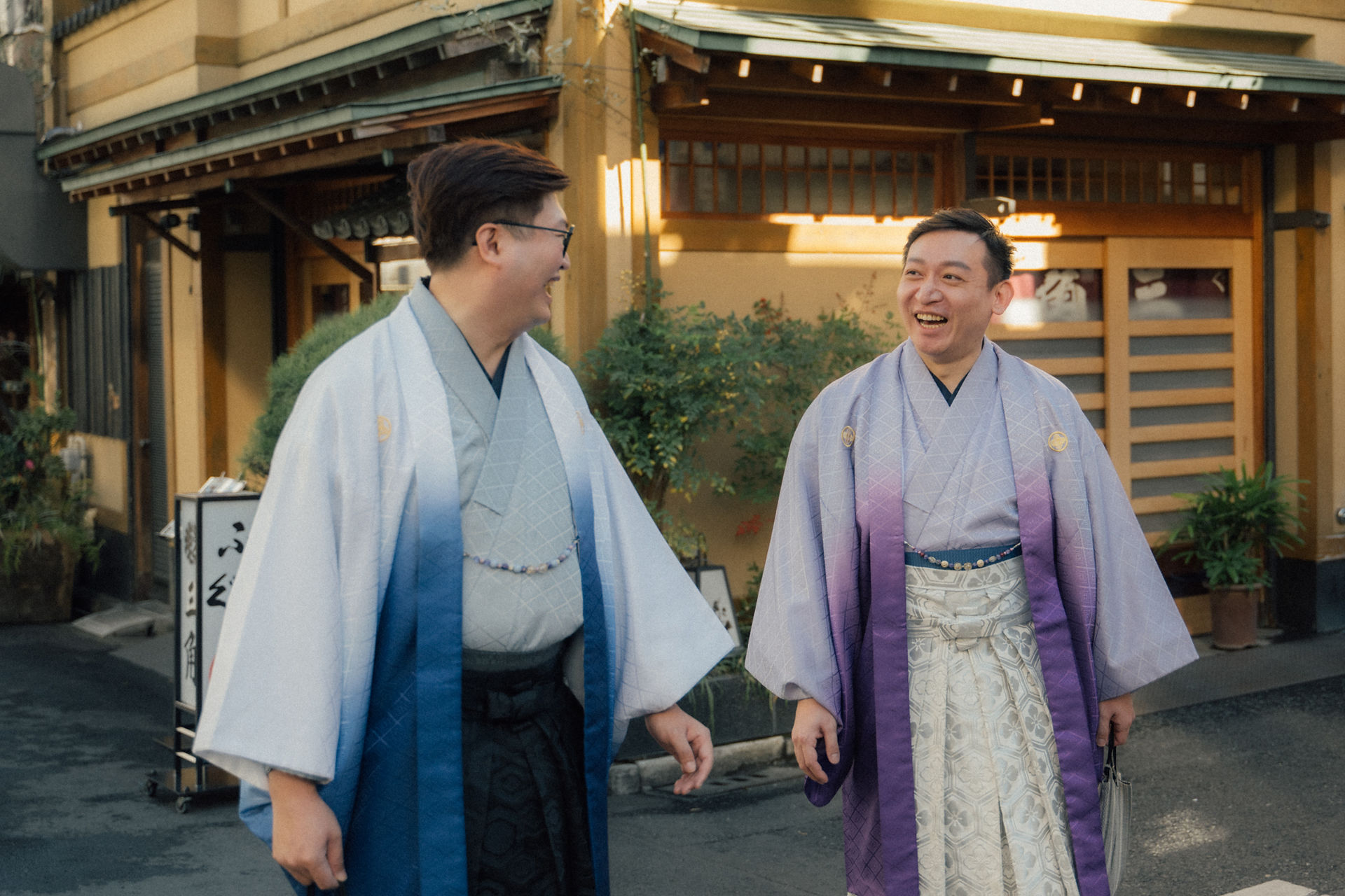 Same-sex couple kimono photoshoot in Asakusa