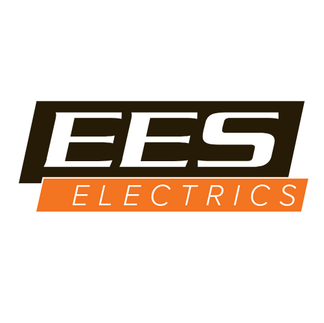 Industrial Electrical Consulting Melbourne Electrical engineer consulting at Melbourne food manufacturing plant Technician inspecting industr