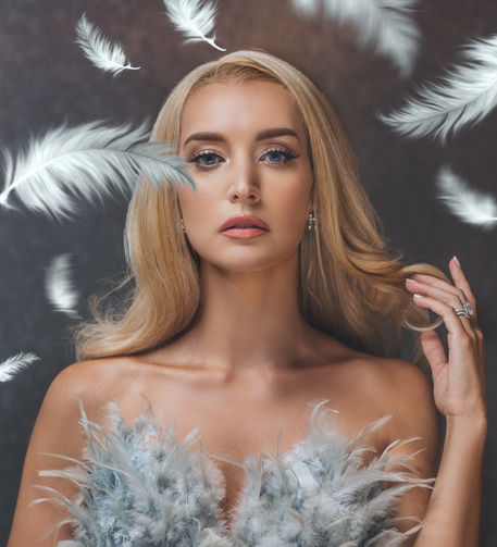 Feathers brought to life with PicDrift