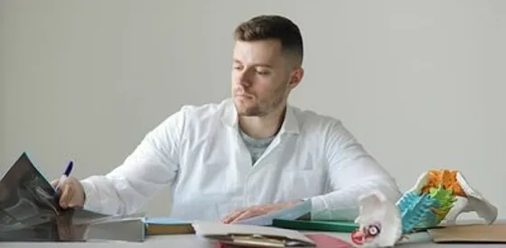 Приём у нейрохирурга