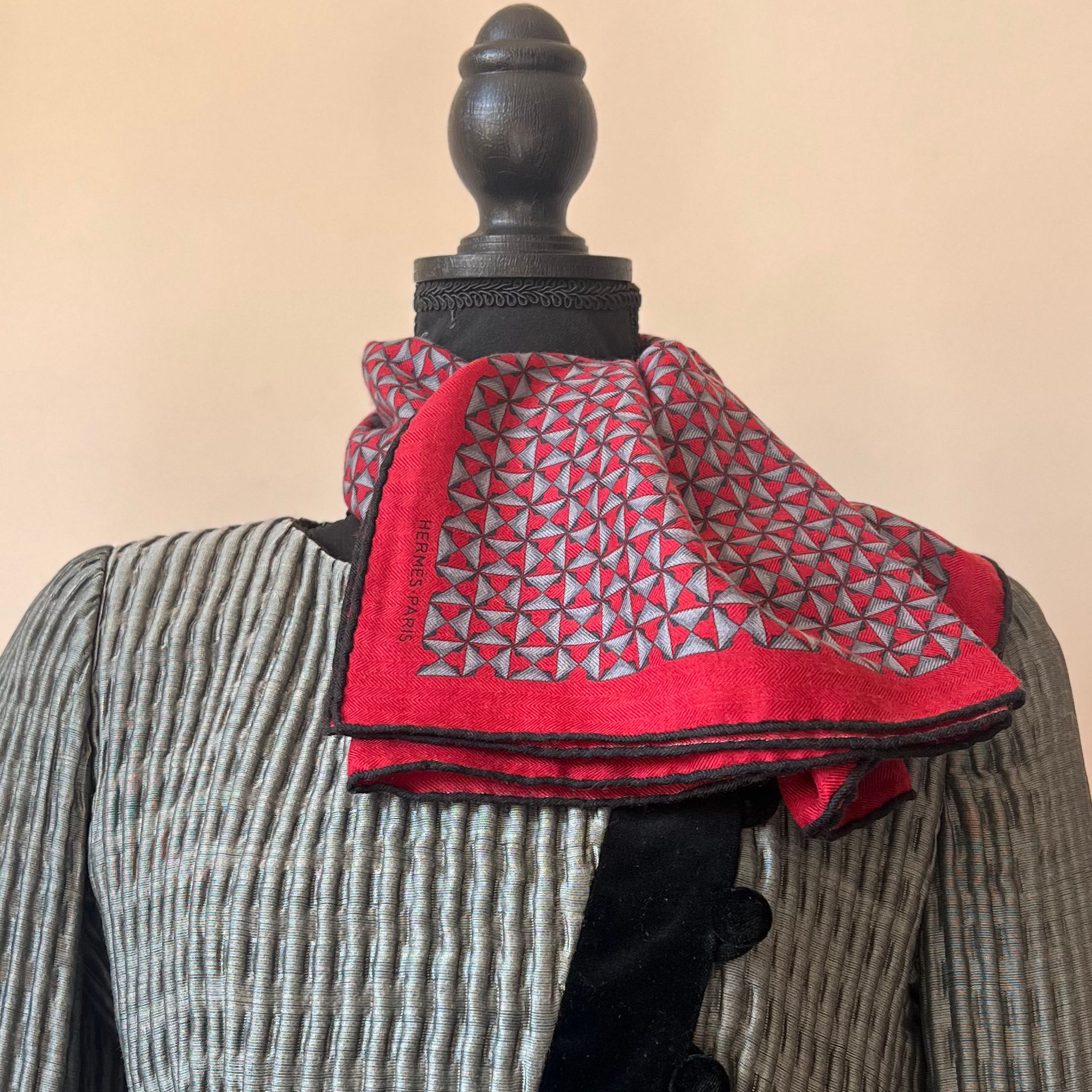 Hermès Cashmere-Silk 100 Scarf