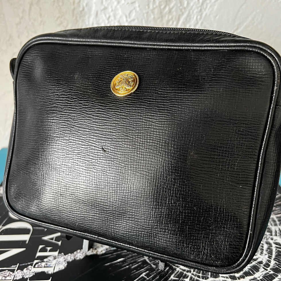 Thumbnail: Fendi Janus Coin Shoulder Bag