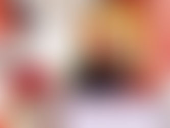 une jeune étudiante qui sourit