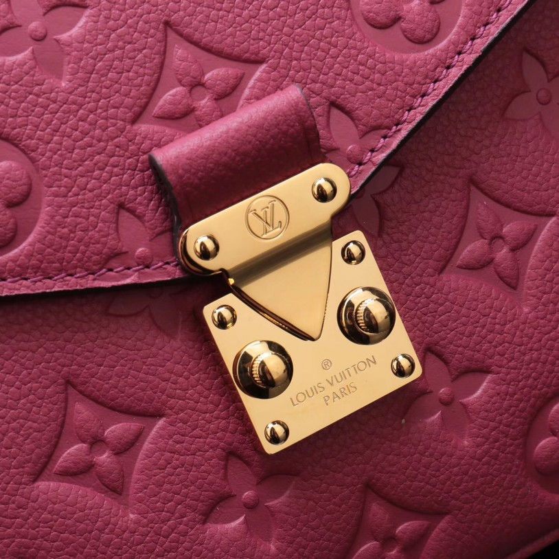 Thumbnail: LOUIS VUITTON Pochette Métis Cuir Empreinte Wallet Bag