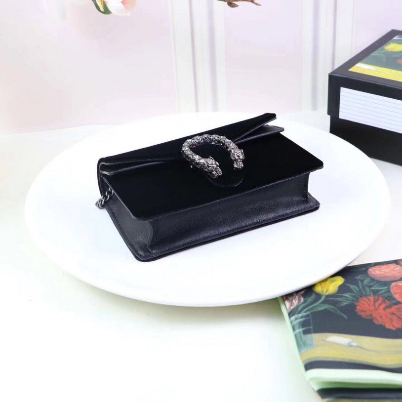 Thumbnail: Gucci Dionysus Velvet Super Mini Bag