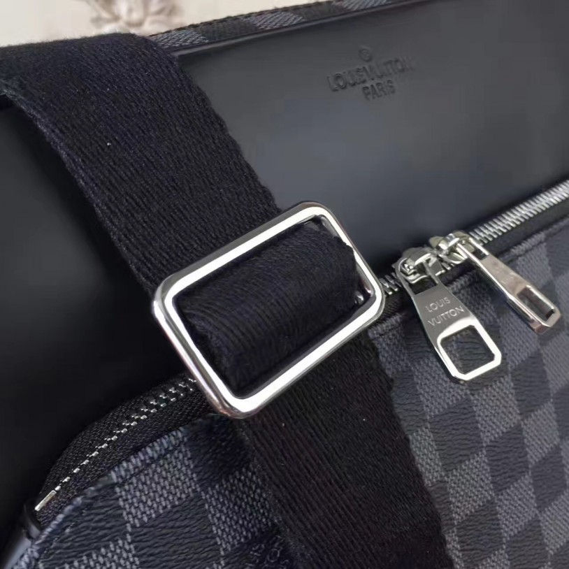Thumbnail: LOUIS VUITTON Dayton Reporter PM Damier graphite Canvas Bag