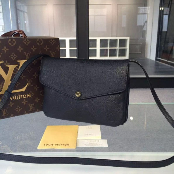 Thumbnail: LOUIS VUITTON Canvas Crossbody Leather Bag