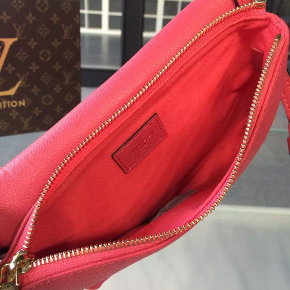 Thumbnail: LOUIS VUITTON Canvas Crossbody Leather Bag