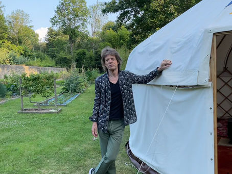 THE ROLLING STONES - MICK JAGGER
Dominus vobiscum. Et cum spiritu tuo. Oremus. AMEN
Mick Jagger -