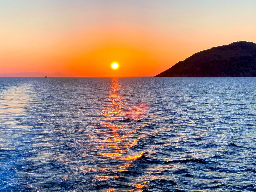 Orange_sunset_at_seascape_-_Greece_v2.jpg