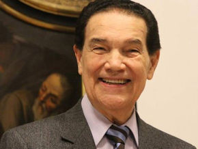 Líder kardecista baiano Divaldo Franco vira alvo da esquerda