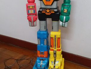 1980s VOLTRON PART 11 - LJN GIANT COMMANDER 24" VOLTRON (JUMBO)