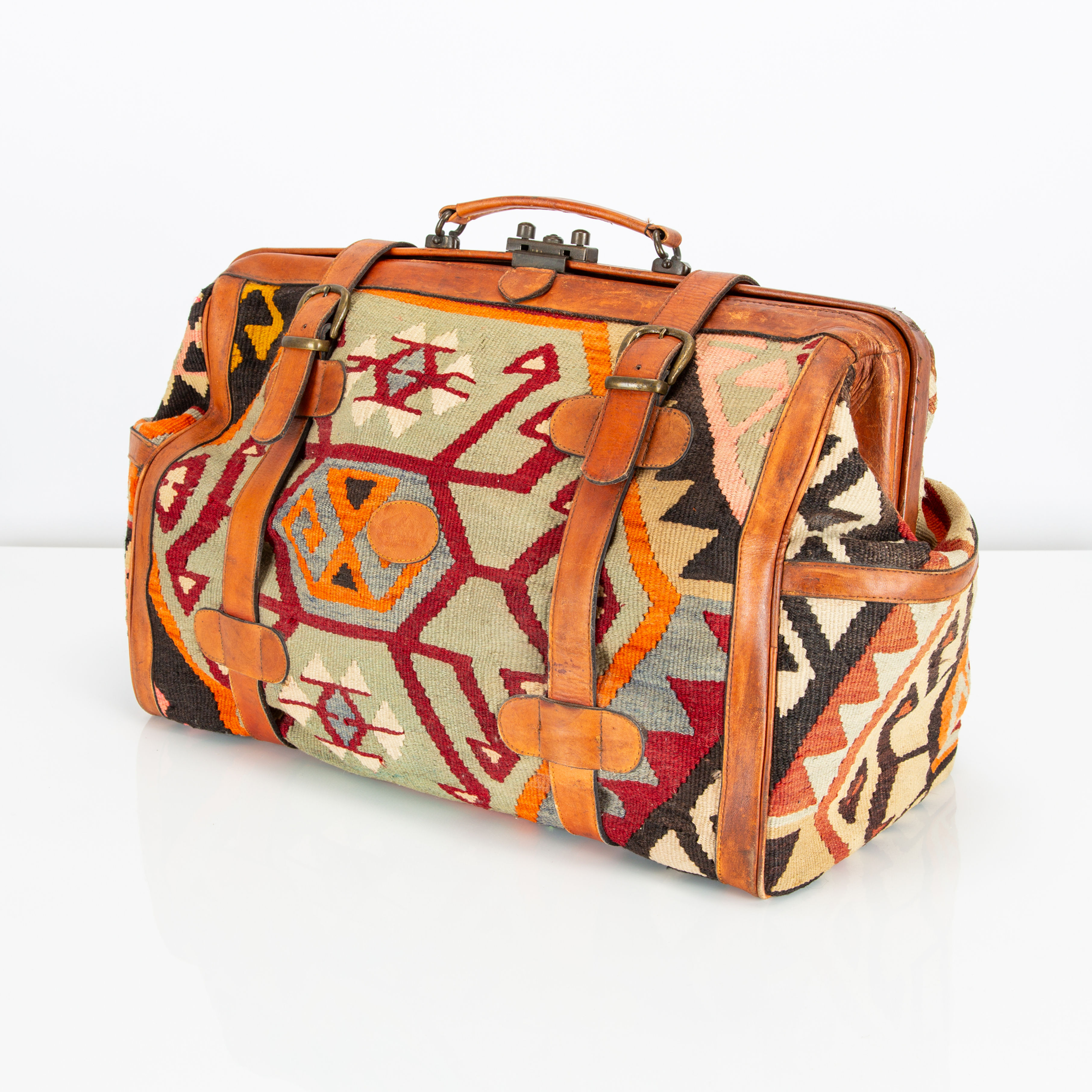 VINTAGE KILIM TRAVEL BAG