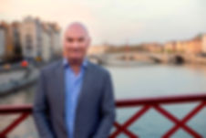 Seamus Kearney, Seamus Kearney Media, TV & Radio Journalist, France & Europe Correspondent, Freelance & Independent, Media Relations Consultant, Media Trainer, Moderator of Conferences & Debates, Based in Lyon, France