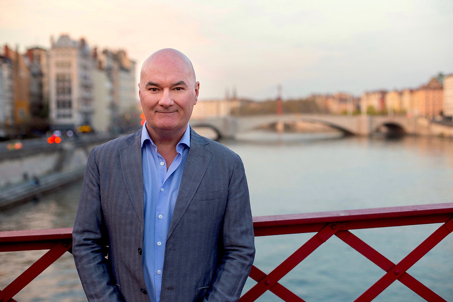 Seamus Kearney, Seamus Kearney Media, TV & Radio Journalist, France & Europe Correspondent, Freelance & Independent, Media Relations Consultant, Media Trainer, Moderator of Conferences & Debates, Based in Lyon, France