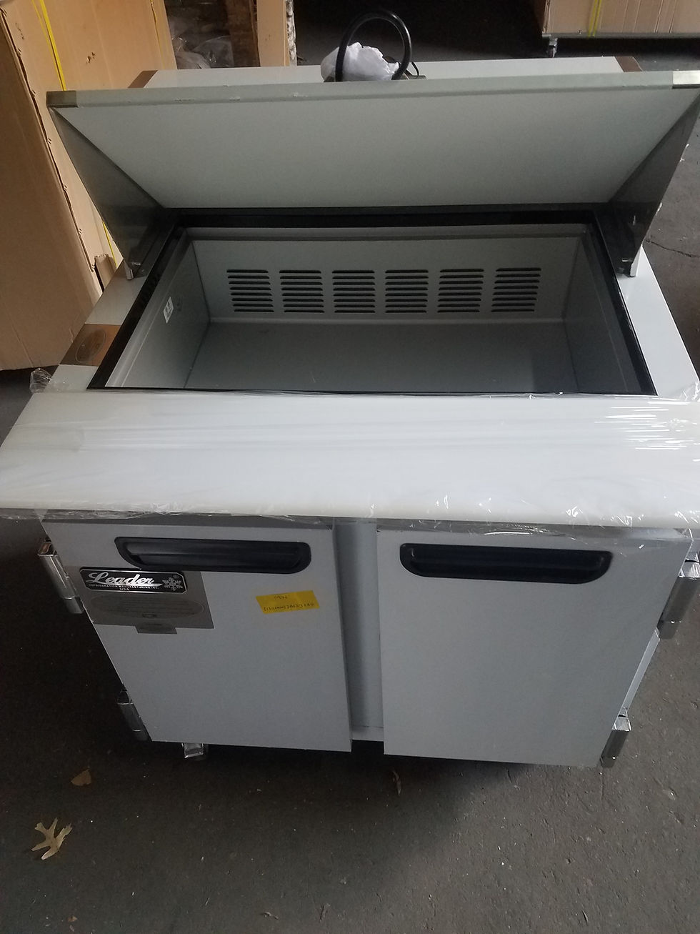 Thumbnail: Leader ESLM36 36" 2 Door Mega Top Bain Marie / Sandwich & Salad Refrigerated Pre