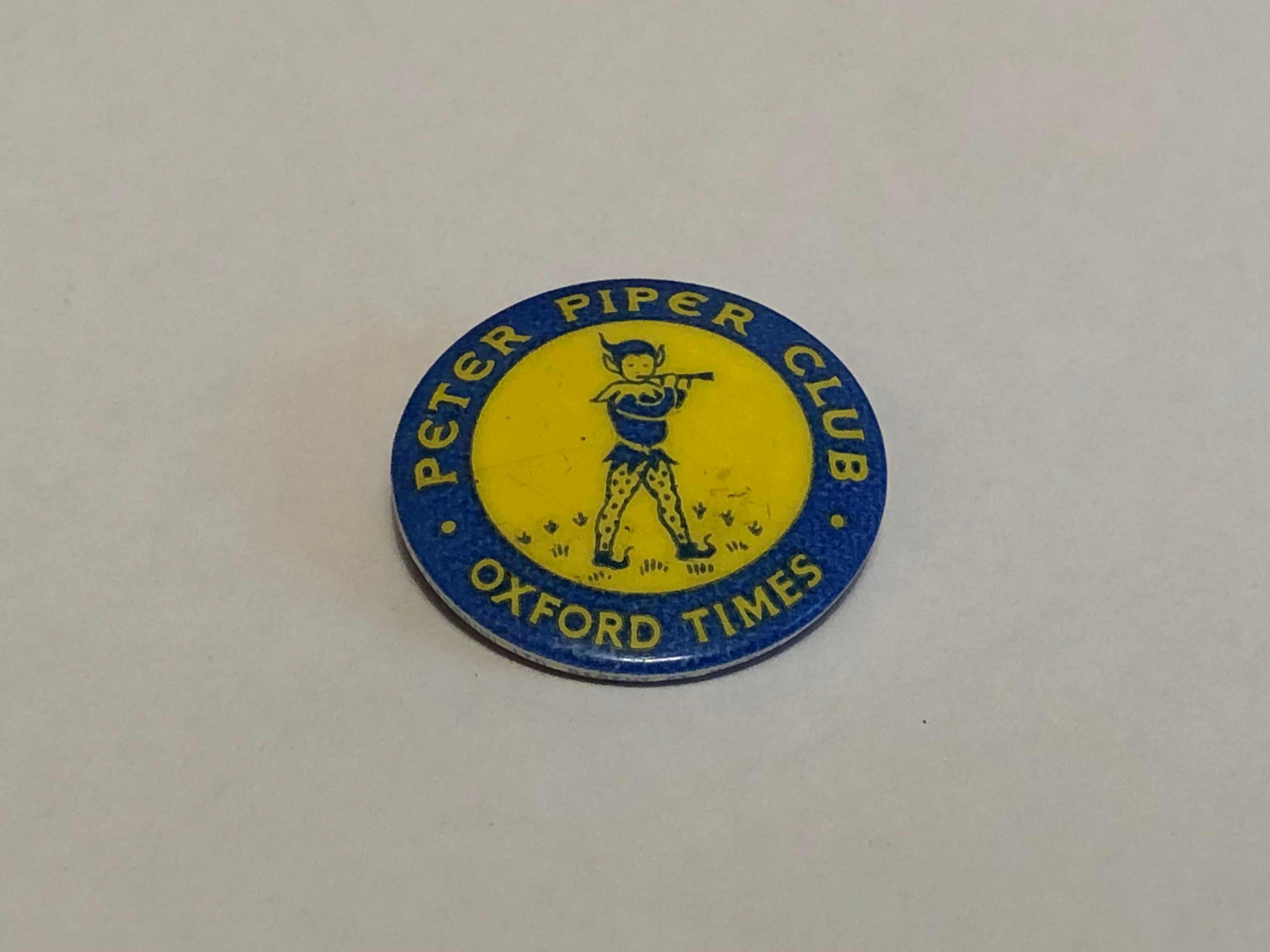 Vintage Oxford Times Peter Piper Club Pin Badge Close
