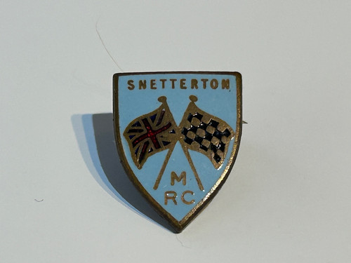 Small Snetterton M.R.C. Motor Racing Enamel Badge | TheTreasureTrench