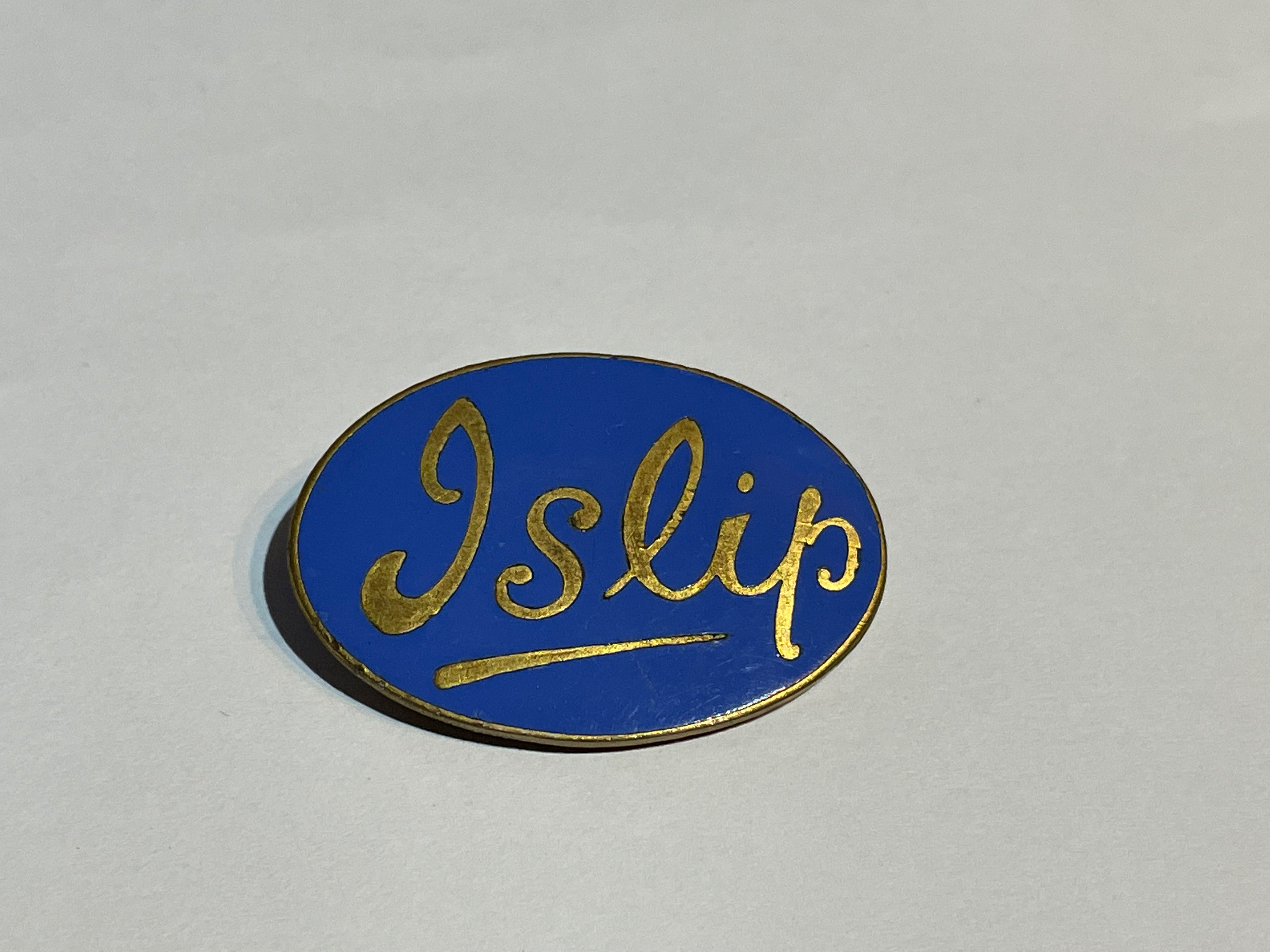 Unidentified Vintage Islip (Oxfordshire) Enamel Badge by Simpson