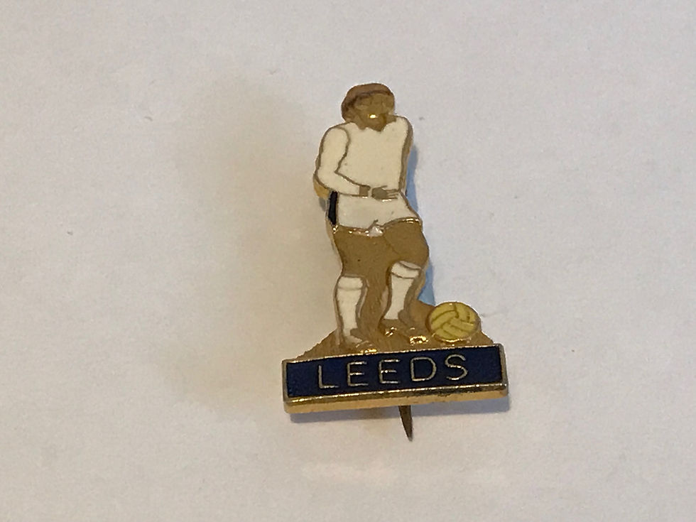 Vintage Leeds (United Football Club) Player Style Enamel Badge Front
