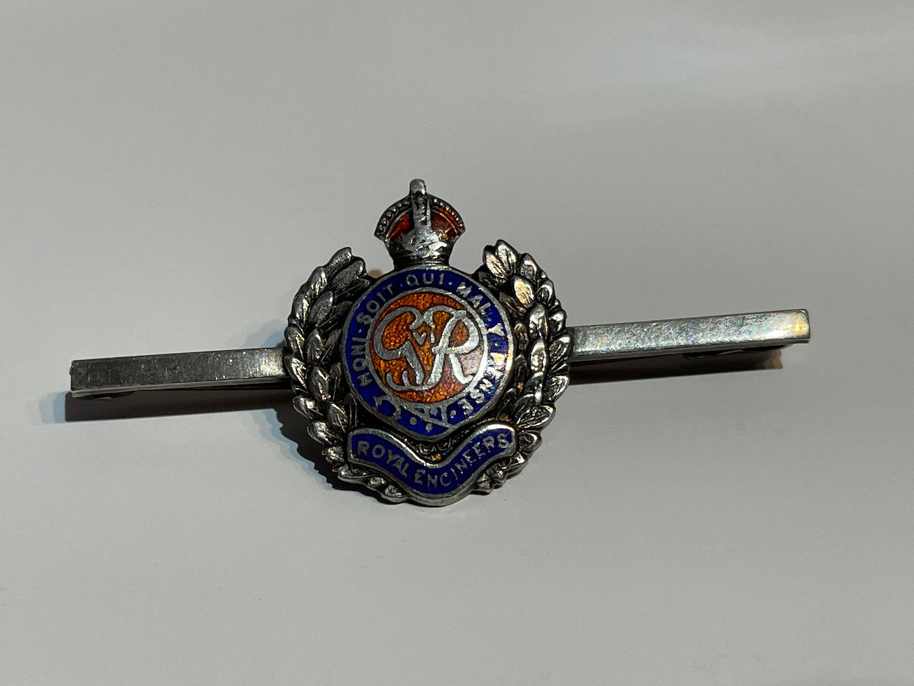 WW1/WW2 Era Royal Engineers Enamel Sweetheart Badge