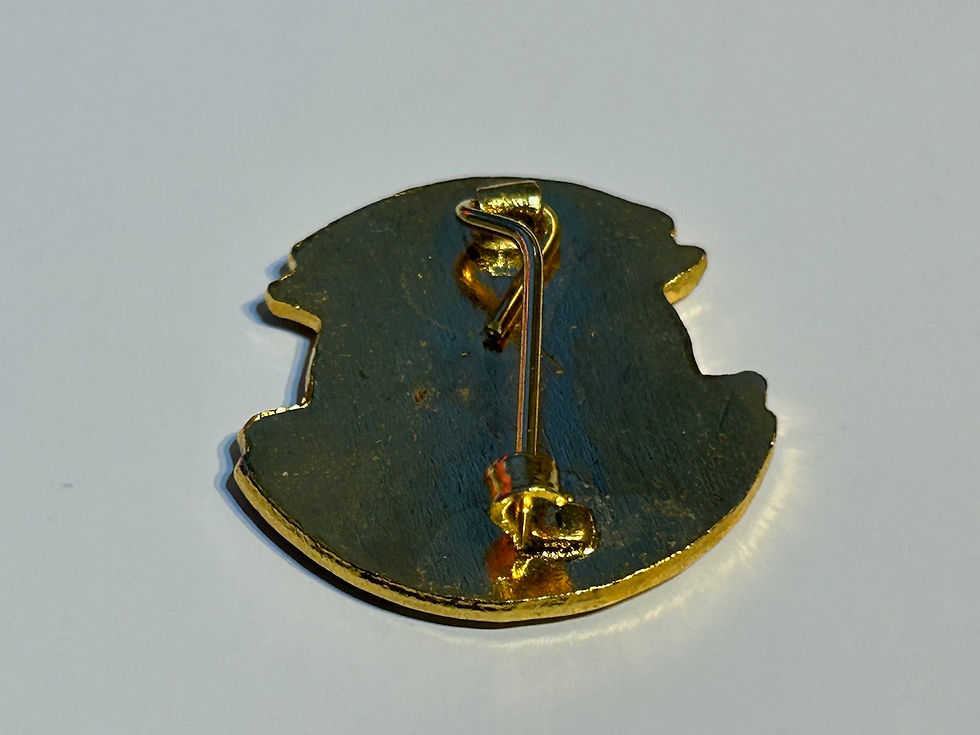 Manchester United F.C. Cup Winners 1977 Enamel Badge Back