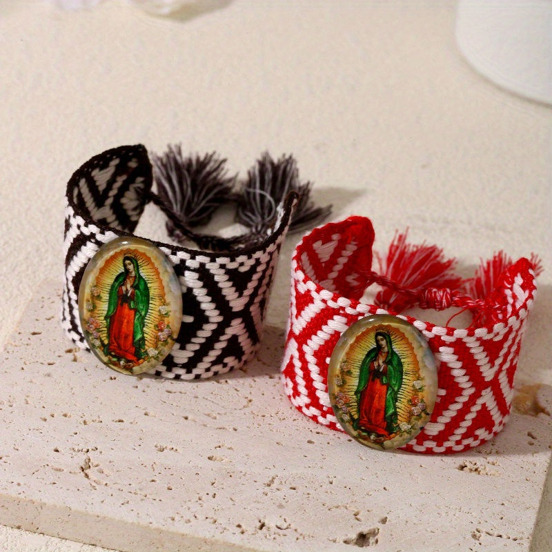 Miniature : Bracelet bohème vierge marie avec pompon.