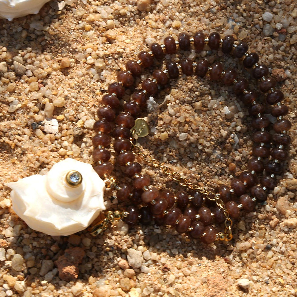 Miniature : COLLIER AVEC PENDENTIF EN COQUILLAGE 