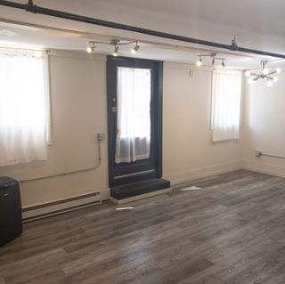 828 Broadway Hair Salon