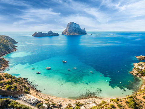 Beautiful view of a coast in the Balearic Islands, header image related to the blog post: "Soulfulness, Serenity and Natural Wonder: The Ultimate Balearic Islands Tour"