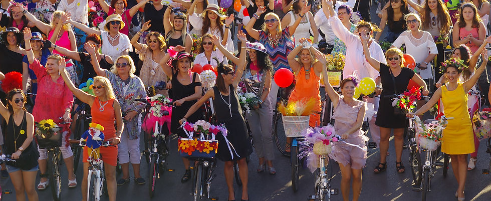 1559763957-fancy-women-bike-ridecreditbikeitalia.jpg