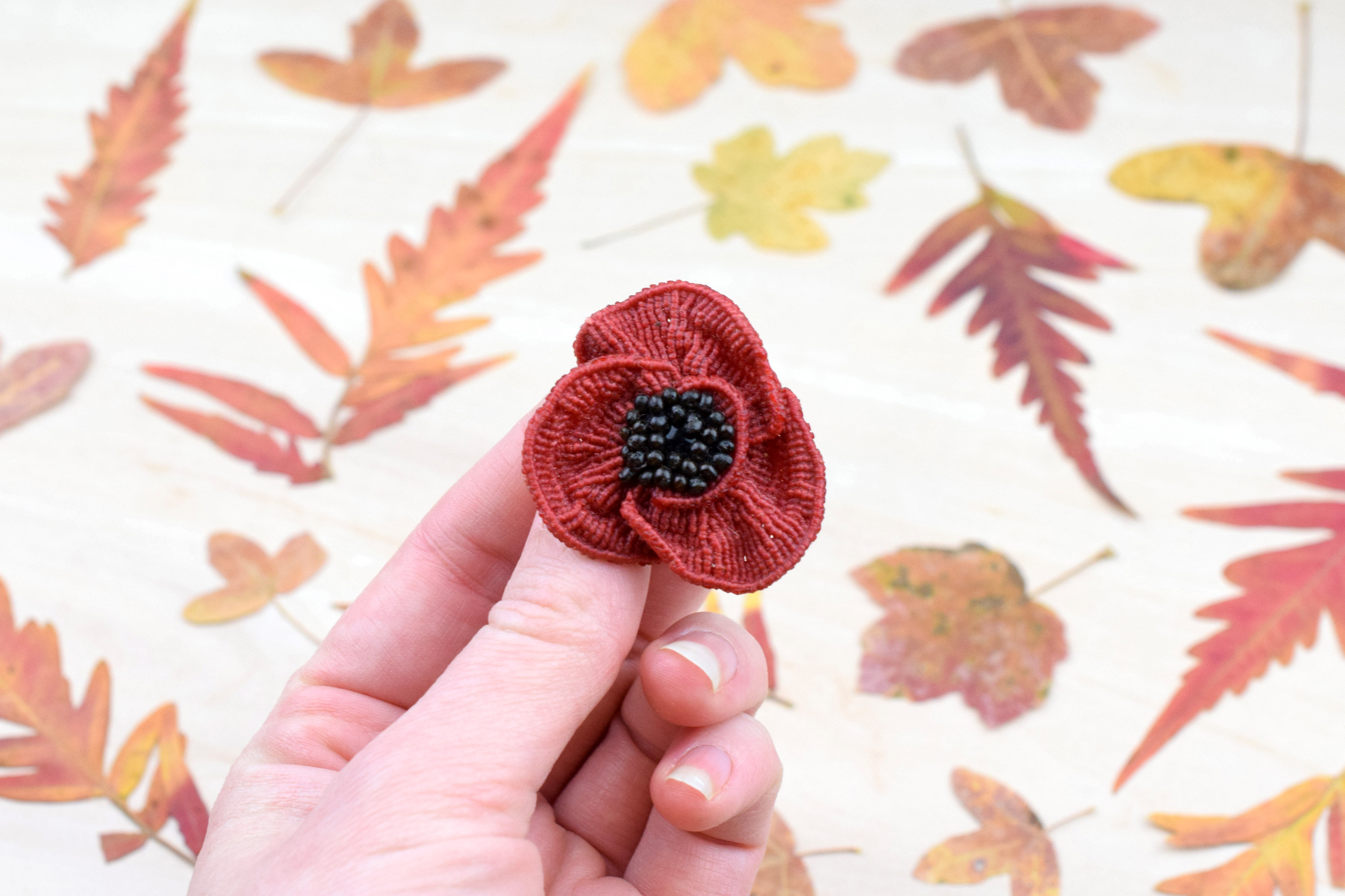 Broche coquelicot - cabochon d'onyx