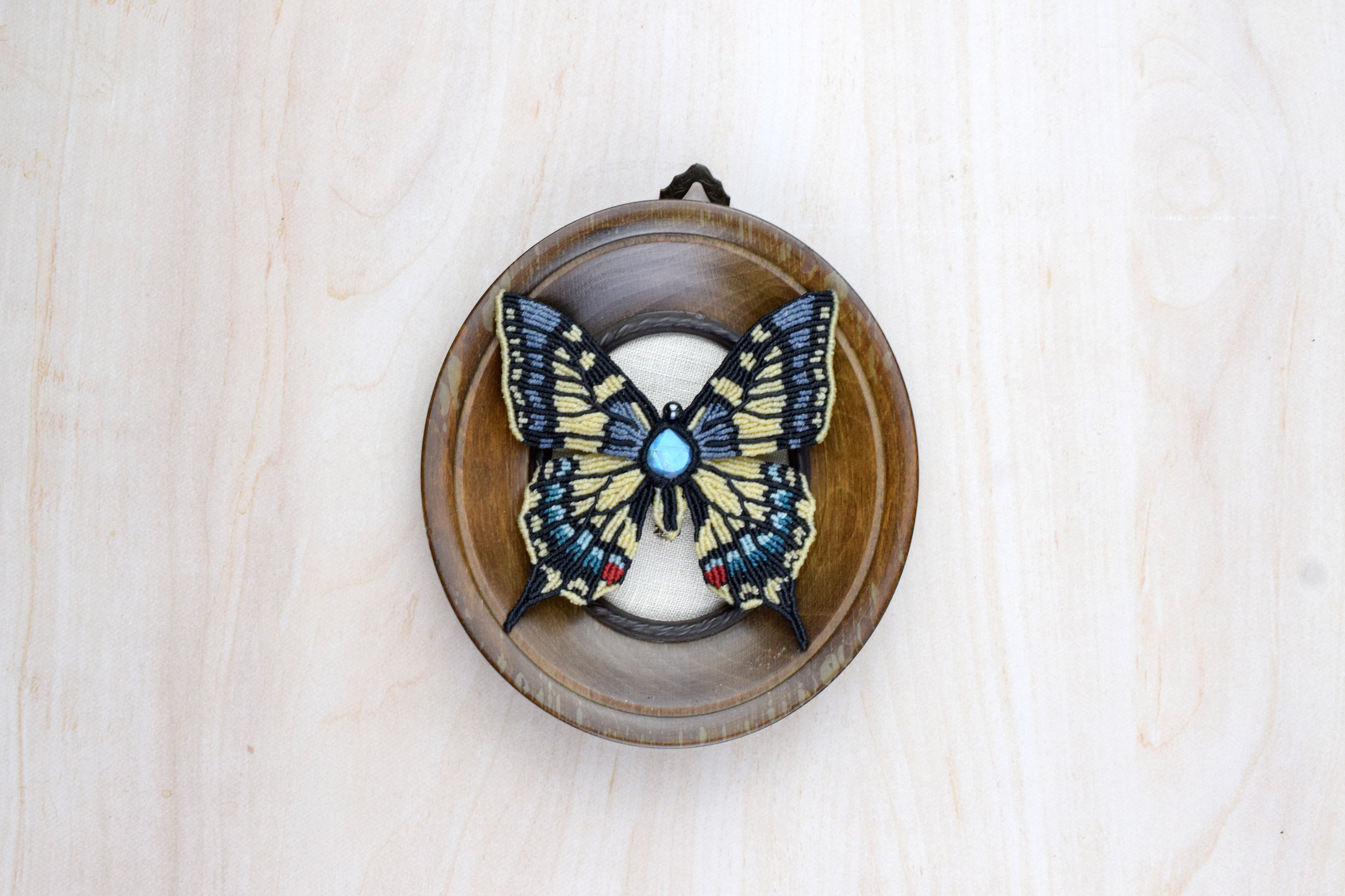 (Broche) Papillon dans son cadre - Machaon - Labradorite