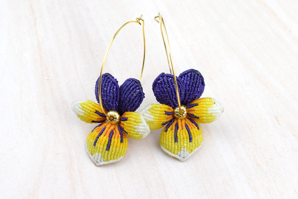 Miniature : Créoles dorées et ses pensées