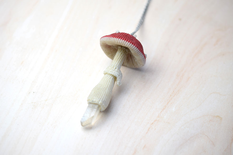 Miniature : Pendentif Champignon - Amanite tue-mouche - Cristal de quartz