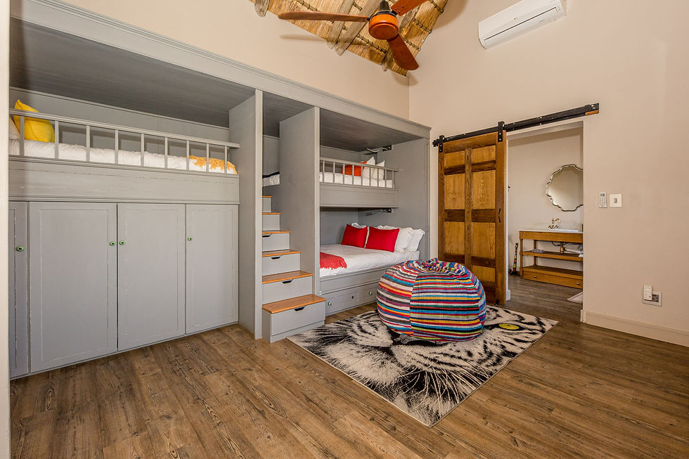 Hhleani Homestead_Room 3-004