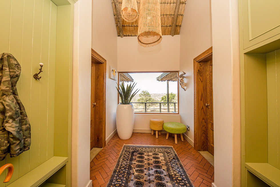Hhleani Homestead_Room 2-002