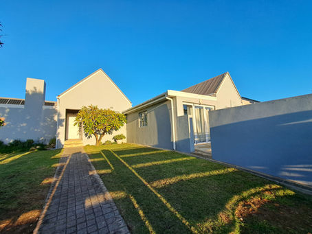 Modern Family Home with One-Bedroom Flat
