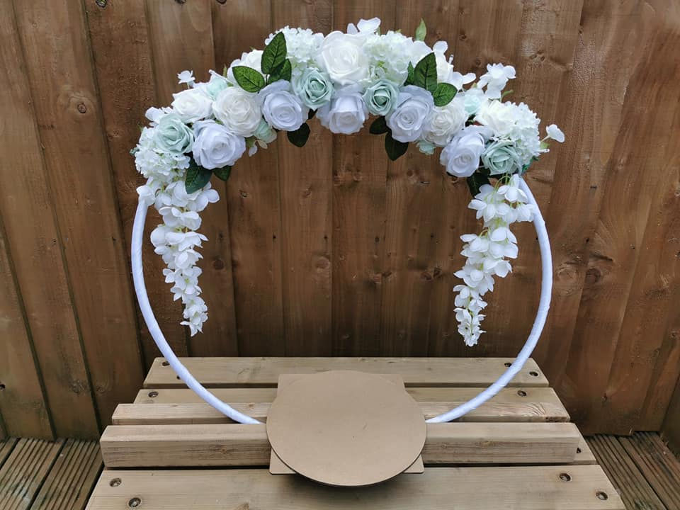 Thumbnail: Hoop Cake Stands