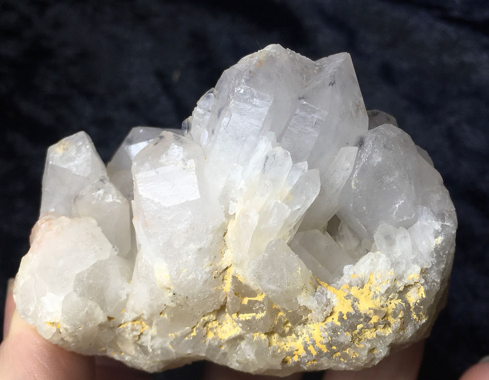 Thumbnail: Hollandite Star Quartz cluster