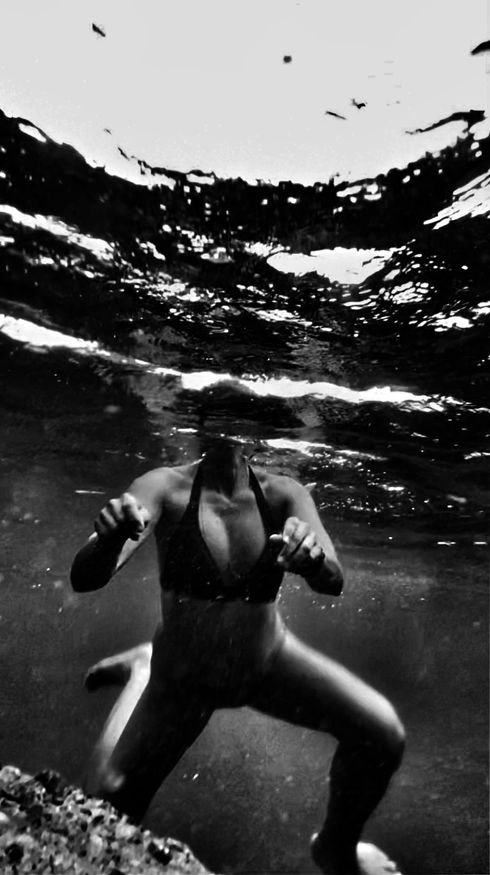 Photographie creative underwater Joëlle Bertoncini Lac Léman