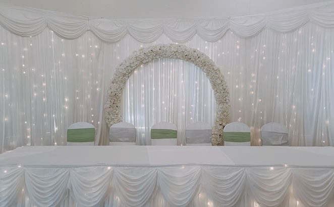 Full Moongate In Cream Hydrangea & Rose