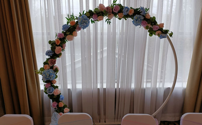 Accent Moongate In Artificial Pastels & Greenery