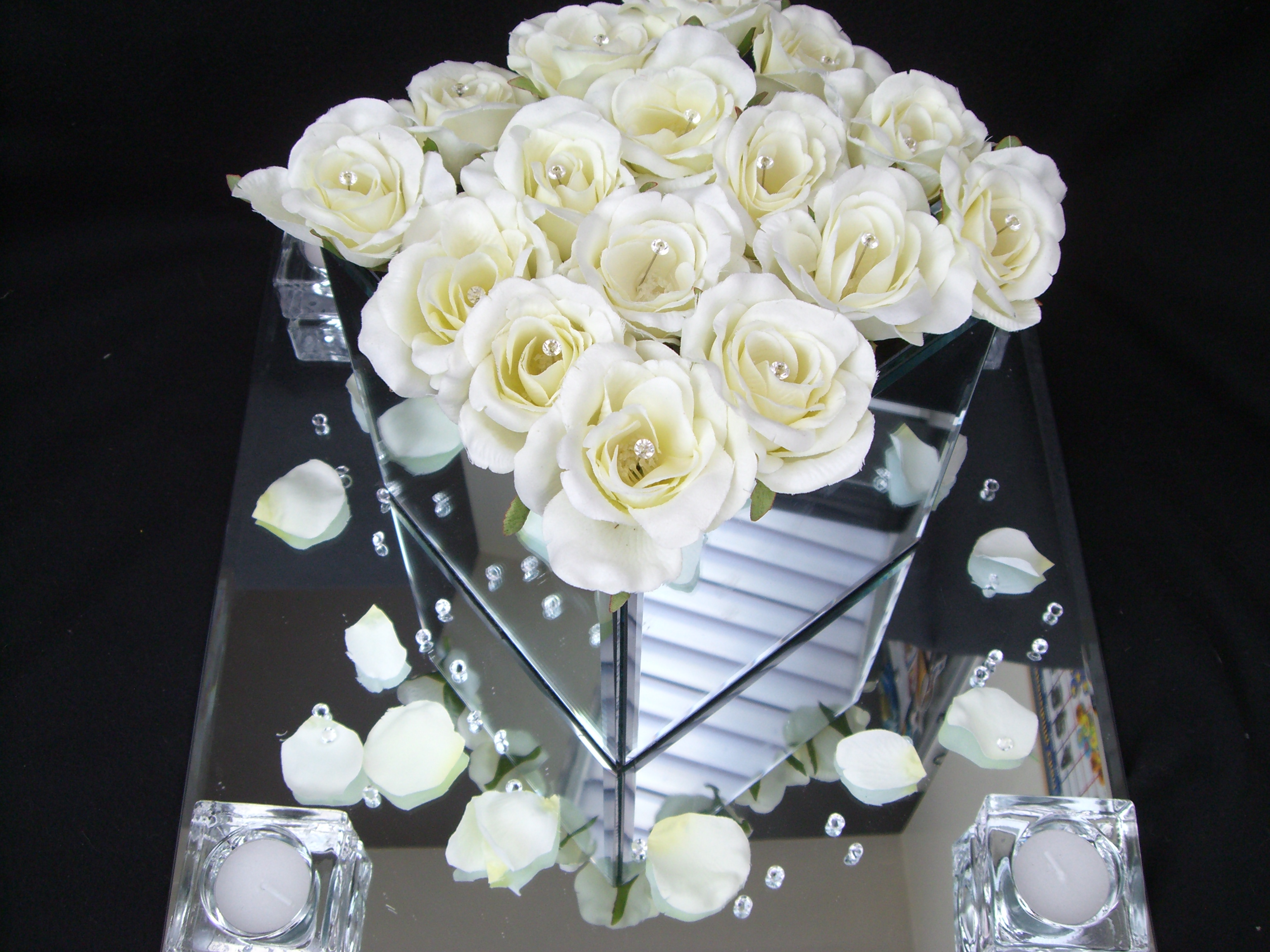 With Flush Artificial Cream Roses