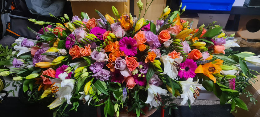 Fresh Bright's & Greenery Long & Low