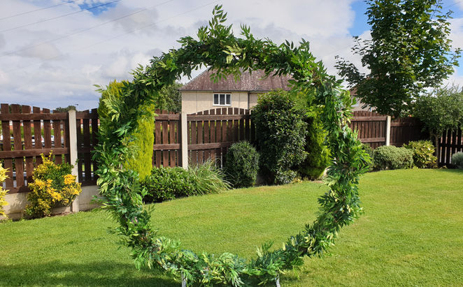 Greenery Full Moongate