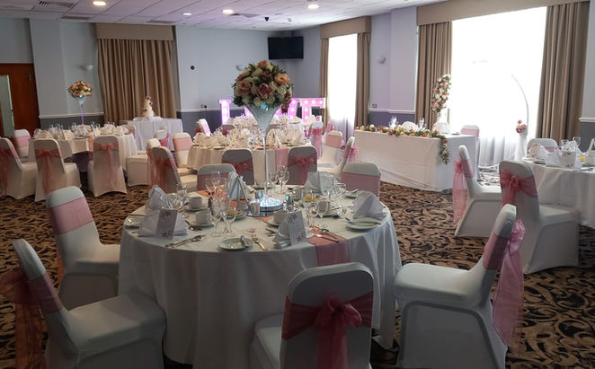 Accent Moongate In Artificial Ivory, Blush & Greenery