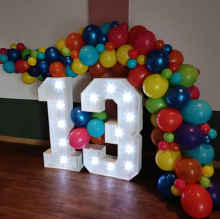 Organic Arch In Colour Pop With Light Up Numbers